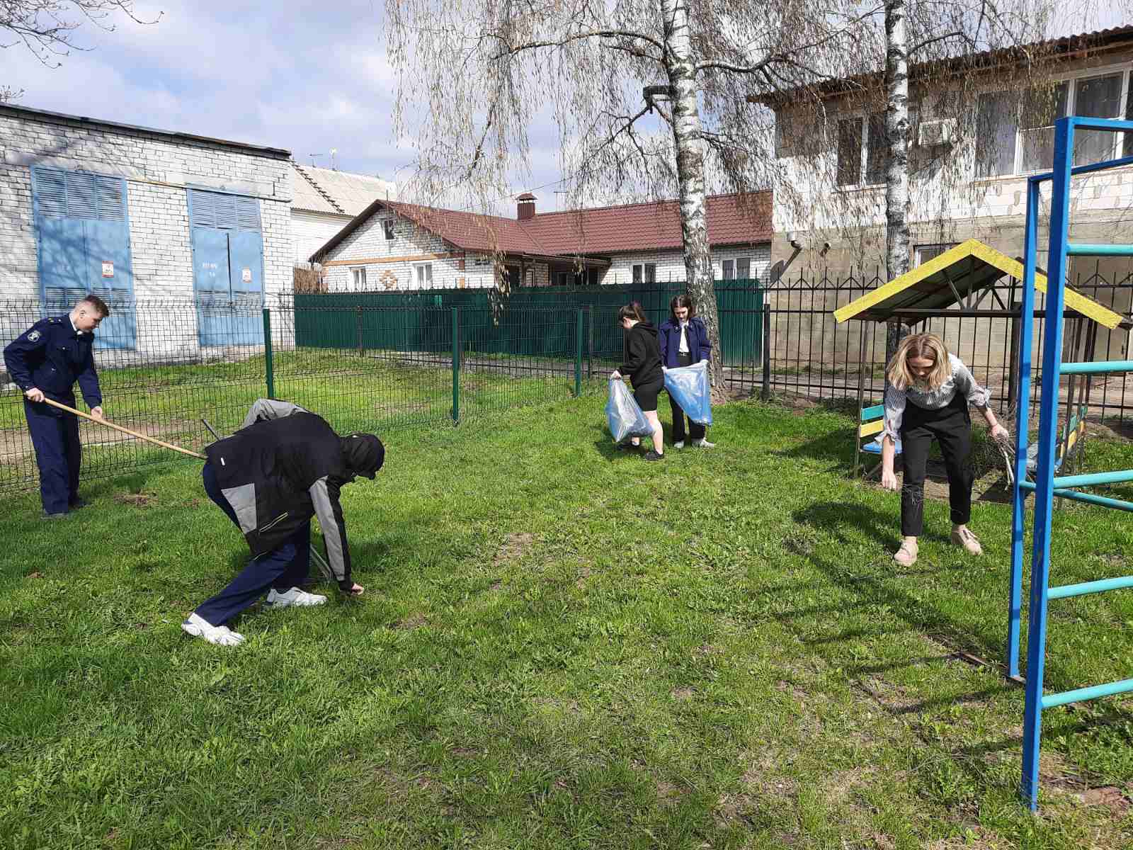 Экологический субботник Экологический субботник.